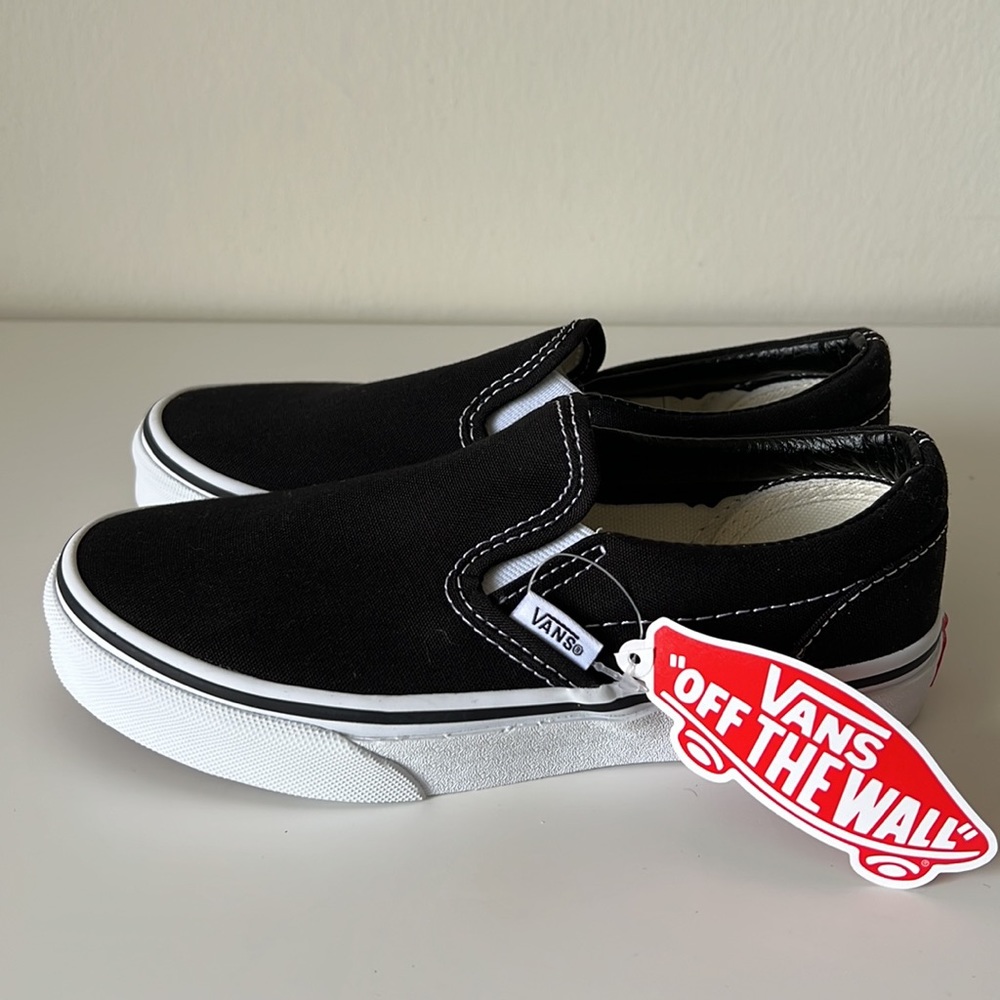 Vans Classic Slip On Kids Size 2 K Black and White Skate Shoes